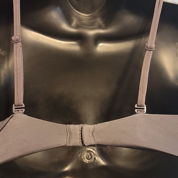 Bundle of Victoria's Secret bras - Picture 6 of 8